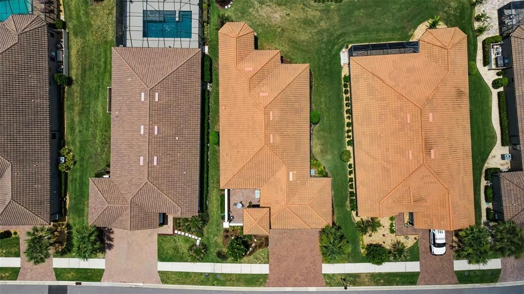 En Venta: $630,000 (3 camas, 3 baños, 2100 Pies cuadrados)