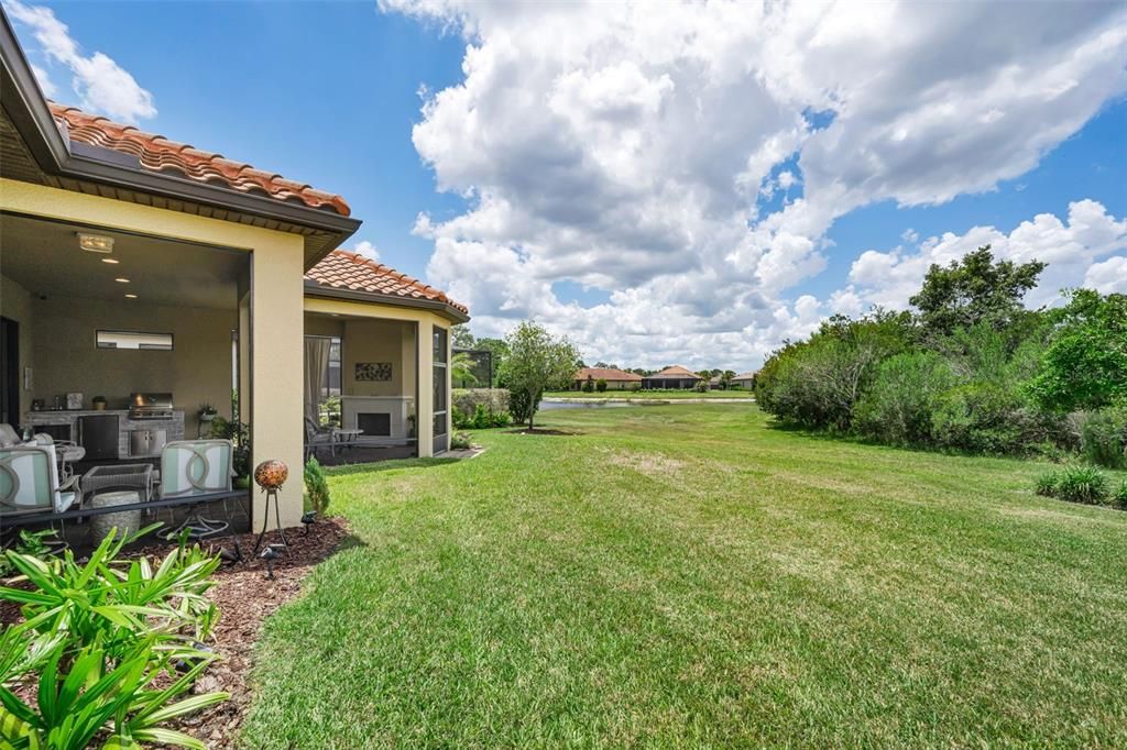 En Venta: $630,000 (3 camas, 3 baños, 2100 Pies cuadrados)