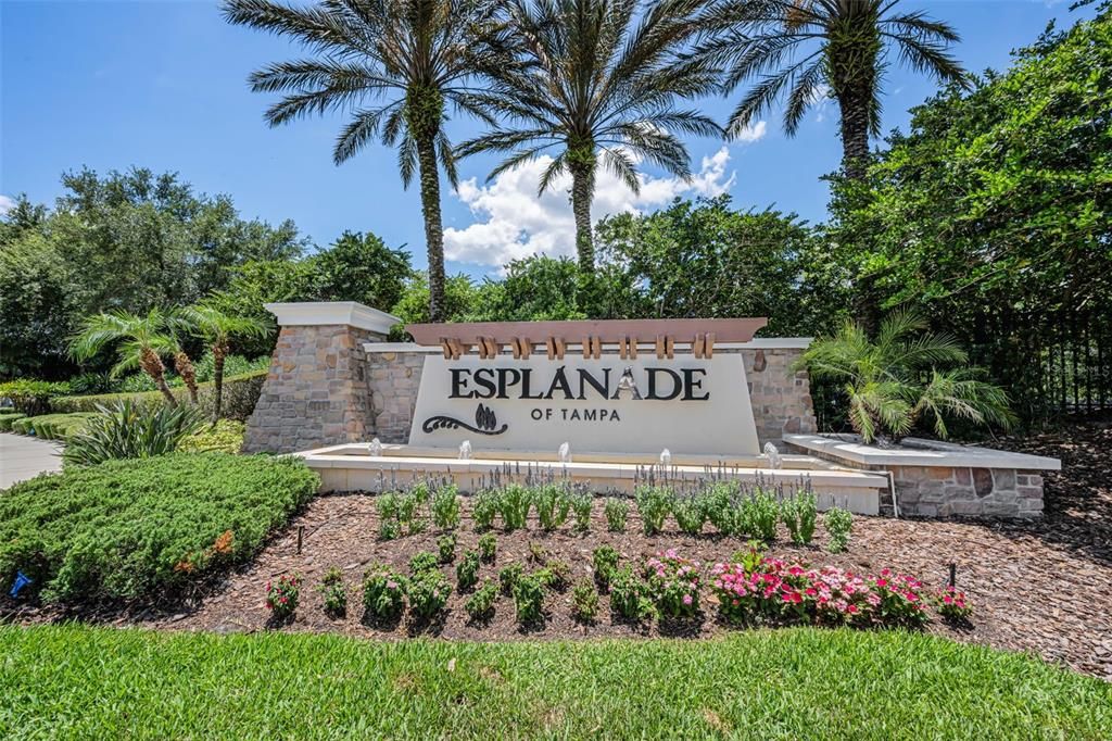 En Venta: $630,000 (3 camas, 3 baños, 2100 Pies cuadrados)