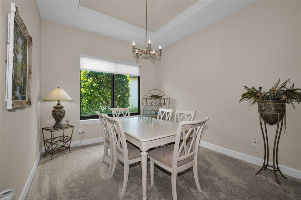 En Venta: $630,000 (3 camas, 3 baños, 2100 Pies cuadrados)