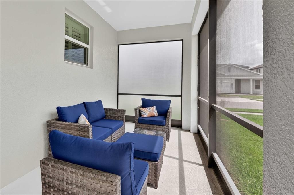Activo con contrato: $662,000 (4 camas, 3 baños, 2641 Pies cuadrados)