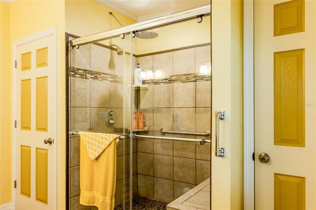 For Sale: $205,000 (2 beds, 2 baths, 1104 Square Feet)