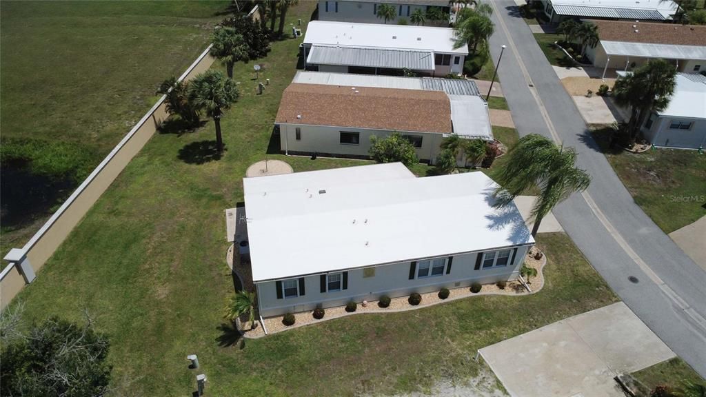 For Sale: $205,000 (2 beds, 2 baths, 1104 Square Feet)