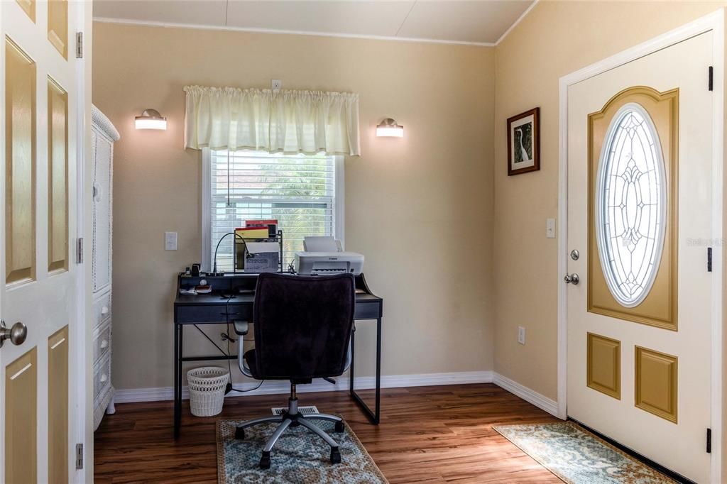 For Sale: $205,000 (2 beds, 2 baths, 1104 Square Feet)