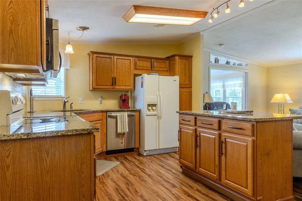 For Sale: $205,000 (2 beds, 2 baths, 1104 Square Feet)