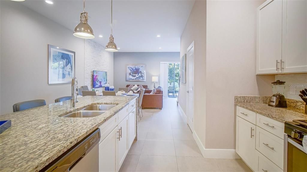 En Venta: $489,890 (4 camas, 4 baños, 1804 Pies cuadrados)