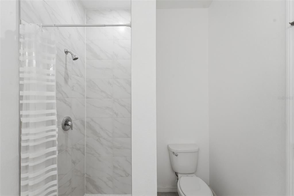 For Rent: $1,999 (4 beds, 2 baths, 1659 Square Feet)