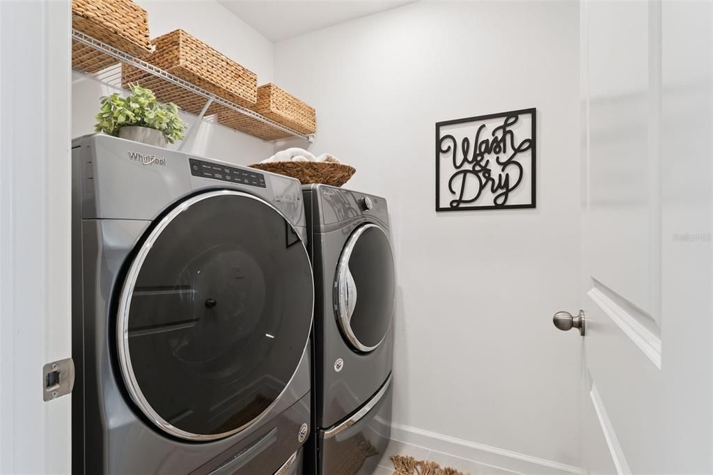 For Sale: $399,000 (3 beds, 2 baths, 1559 Square Feet)