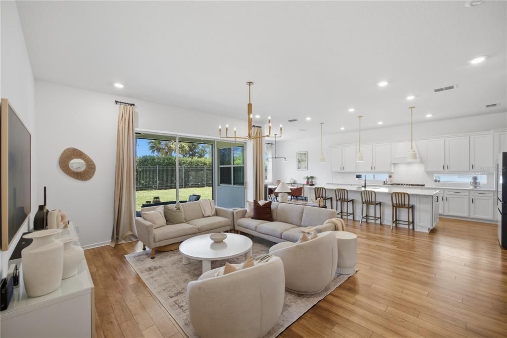 En Venta: $845,000 (5 camas, 4 baños, 4553 Pies cuadrados)