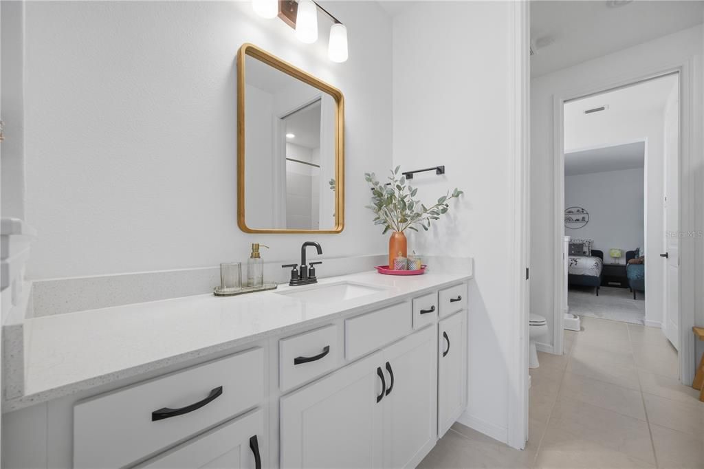 En Venta: $845,000 (5 camas, 4 baños, 4553 Pies cuadrados)