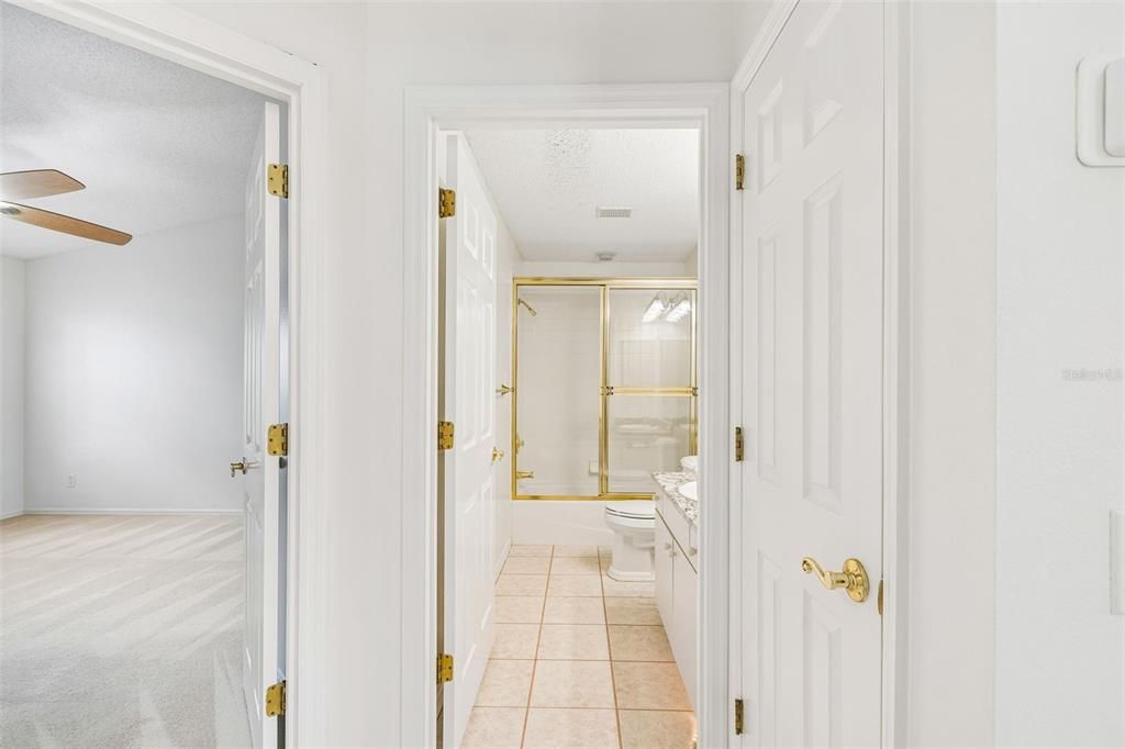 En Venta: $325,000 (2 camas, 2 baños, 2012 Pies cuadrados)