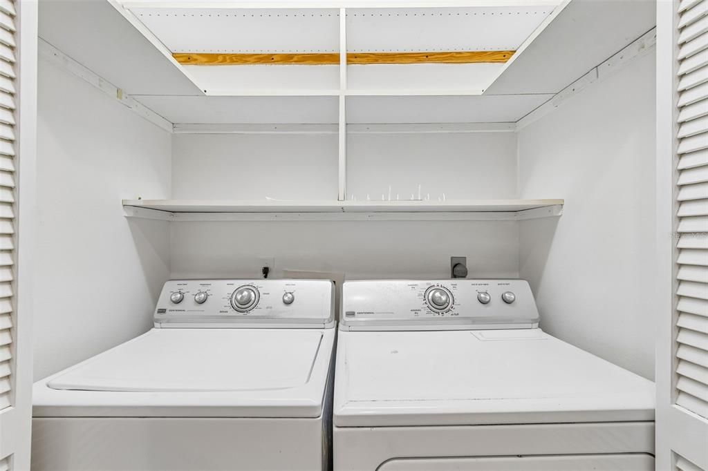 En Venta: $325,000 (2 camas, 2 baños, 2012 Pies cuadrados)
