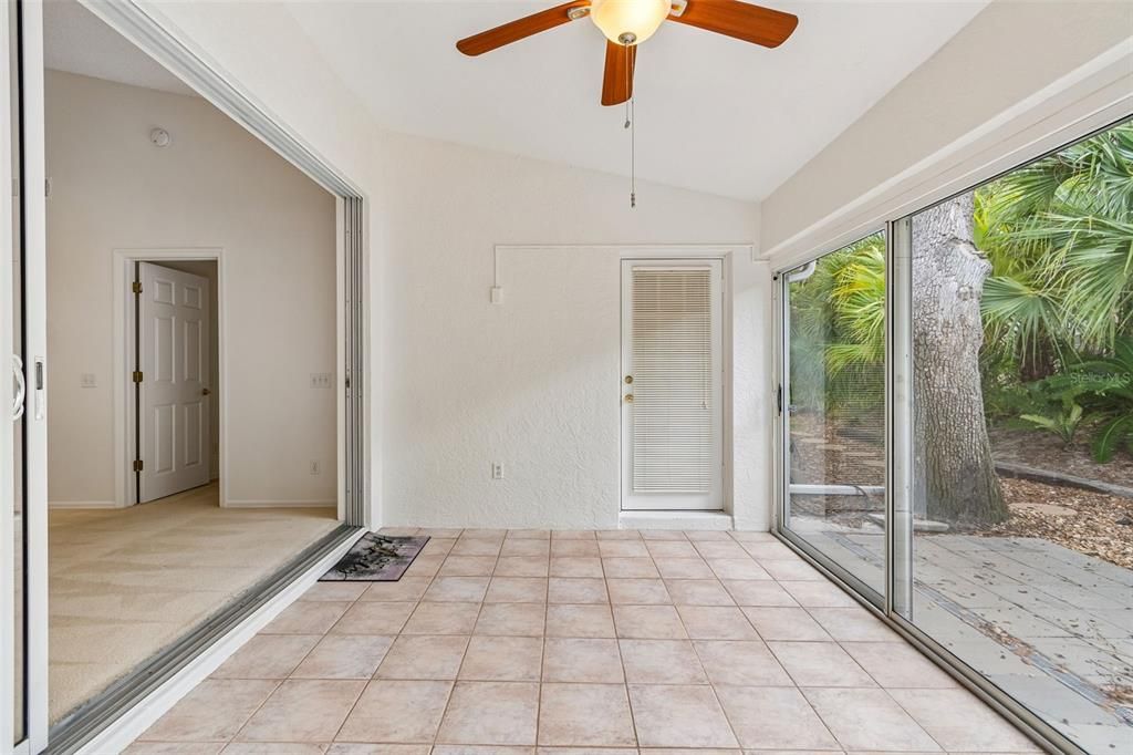 En Venta: $325,000 (2 camas, 2 baños, 2012 Pies cuadrados)
