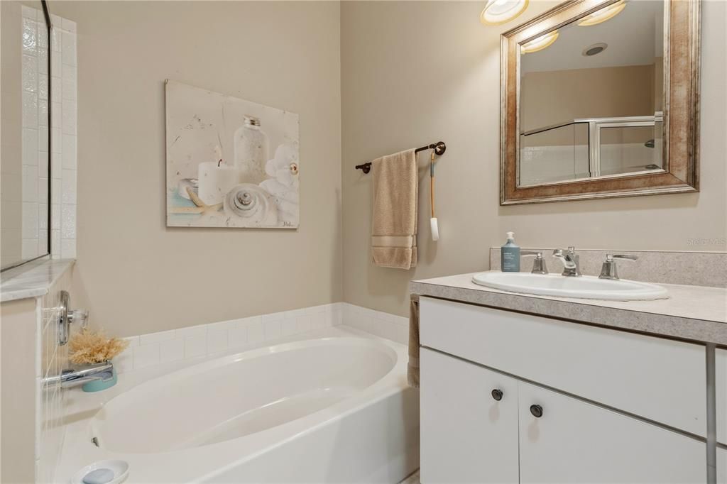 For Sale: $365,000 (3 beds, 2 baths, 1829 Square Feet)