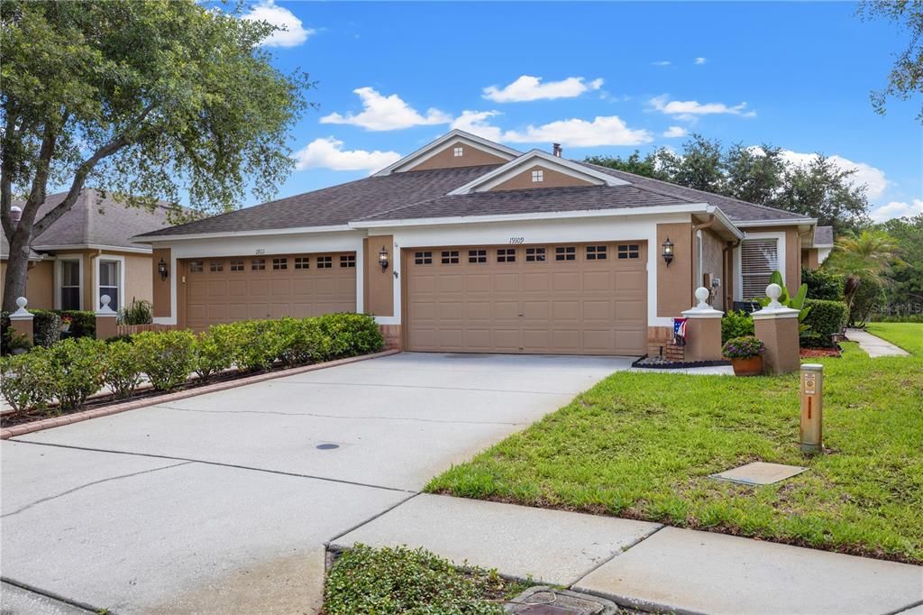For Sale: $365,000 (3 beds, 2 baths, 1829 Square Feet)