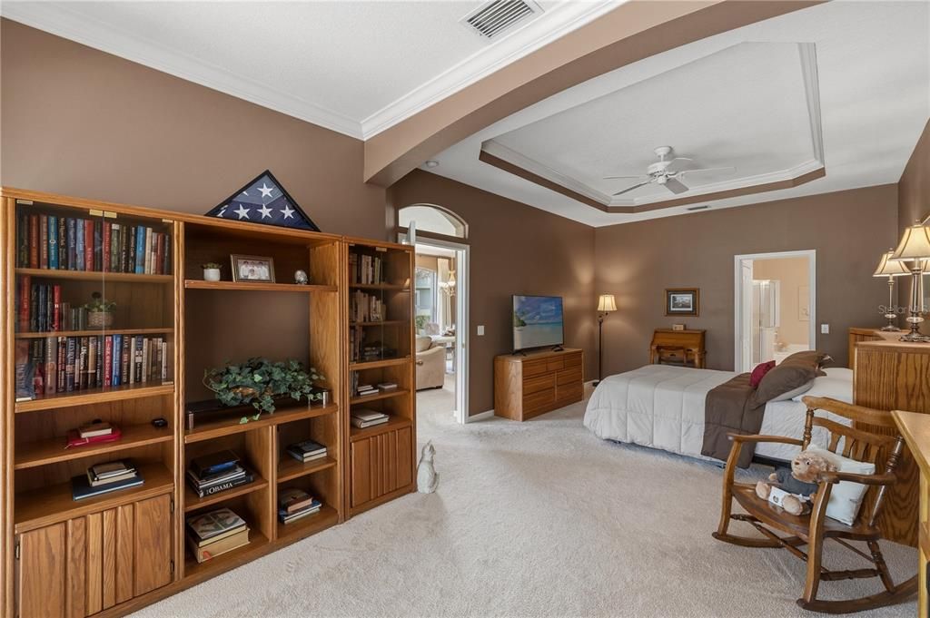 For Sale: $365,000 (3 beds, 2 baths, 1829 Square Feet)