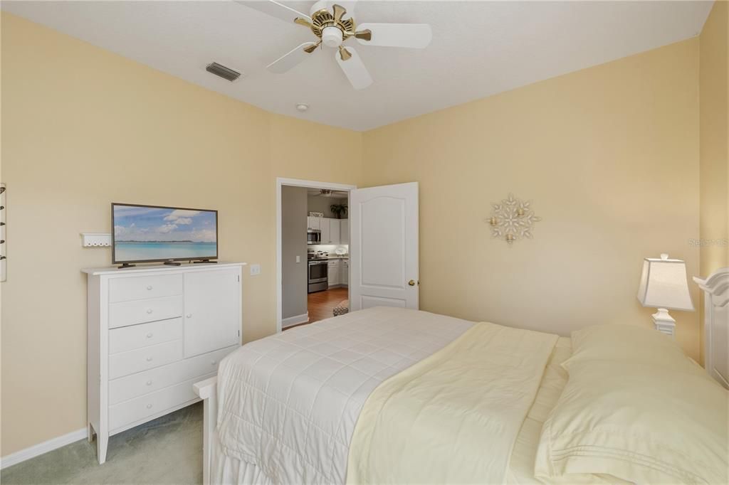For Sale: $365,000 (3 beds, 2 baths, 1829 Square Feet)