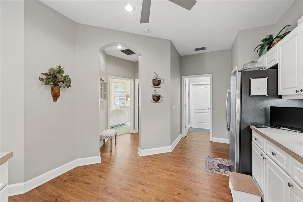 For Sale: $365,000 (3 beds, 2 baths, 1829 Square Feet)