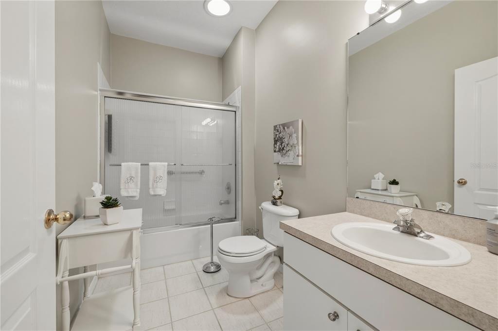 For Sale: $365,000 (3 beds, 2 baths, 1829 Square Feet)
