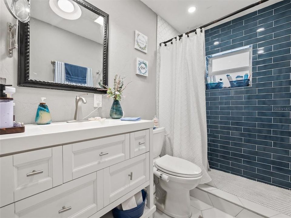For Sale: $675,000 (5 beds, 2 baths, 2554 Square Feet)