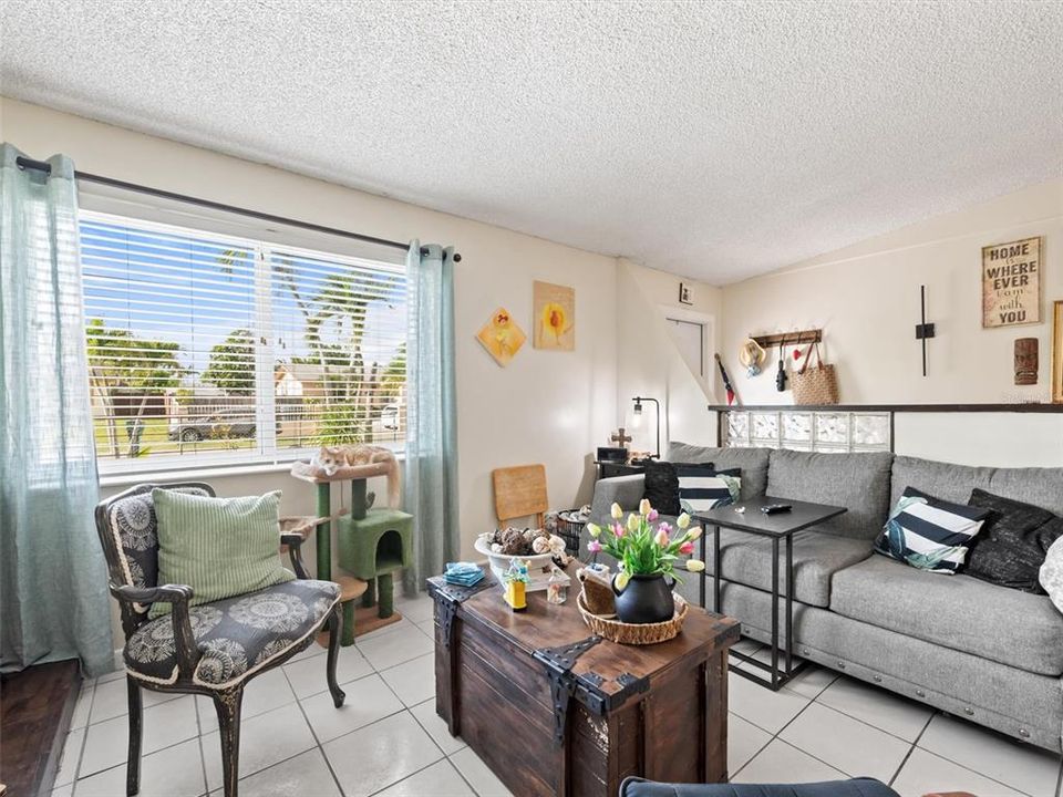 For Sale: $675,000 (5 beds, 2 baths, 2554 Square Feet)