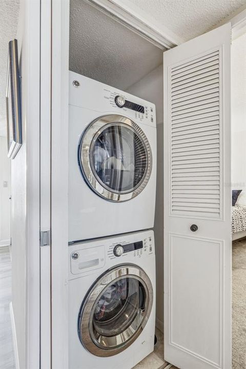 For Rent: $3,000 (2 beds, 2 baths, 1270 Square Feet)