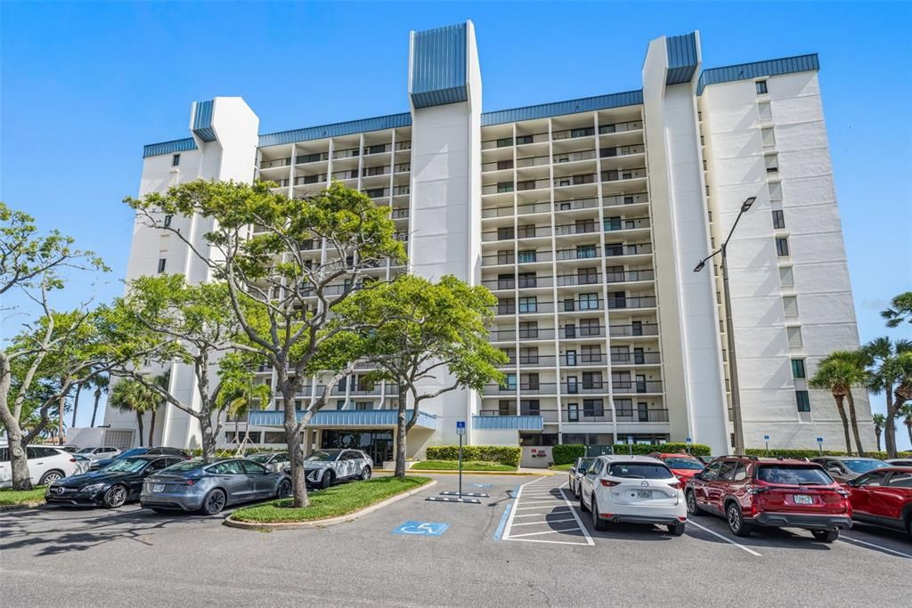 For Rent: $3,000 (2 beds, 2 baths, 1270 Square Feet)