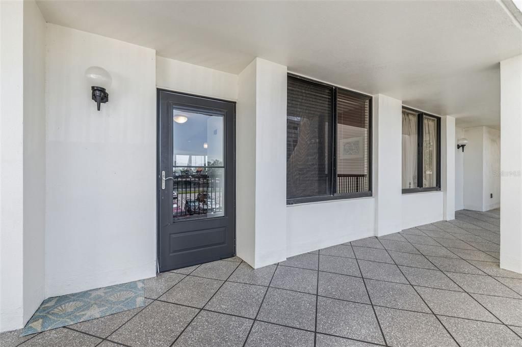 For Rent: $3,000 (2 beds, 2 baths, 1270 Square Feet)