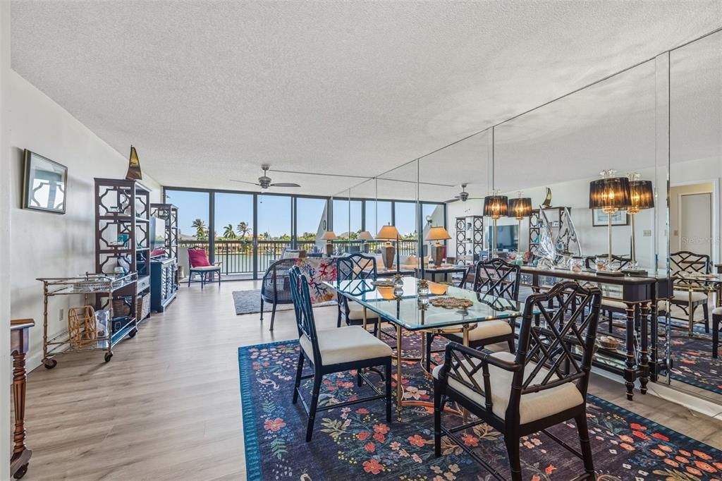 For Rent: $3,000 (2 beds, 2 baths, 1270 Square Feet)