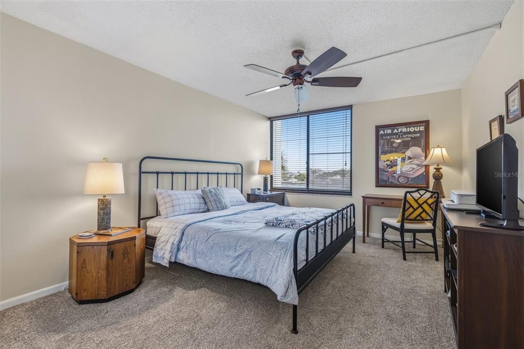 For Rent: $3,000 (2 beds, 2 baths, 1270 Square Feet)