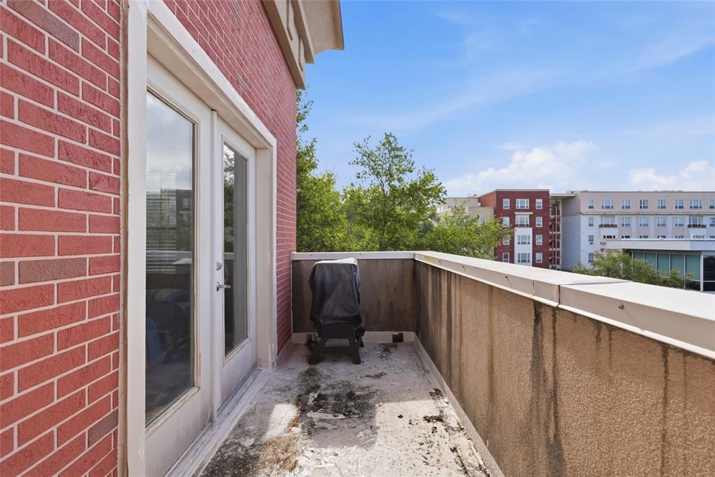 Под контрактом: $305,000 (2 спален, 1 ванн, 1277 Квадратных фут)