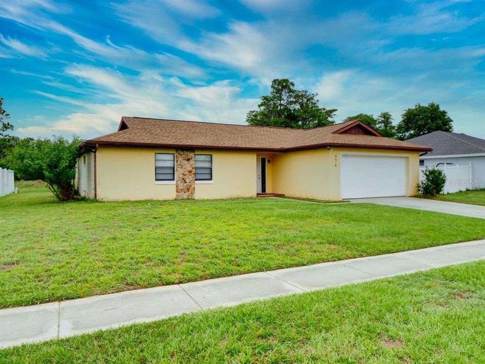 For Sale: $349,900 (3 beds, 2 baths, 1486 Square Feet)