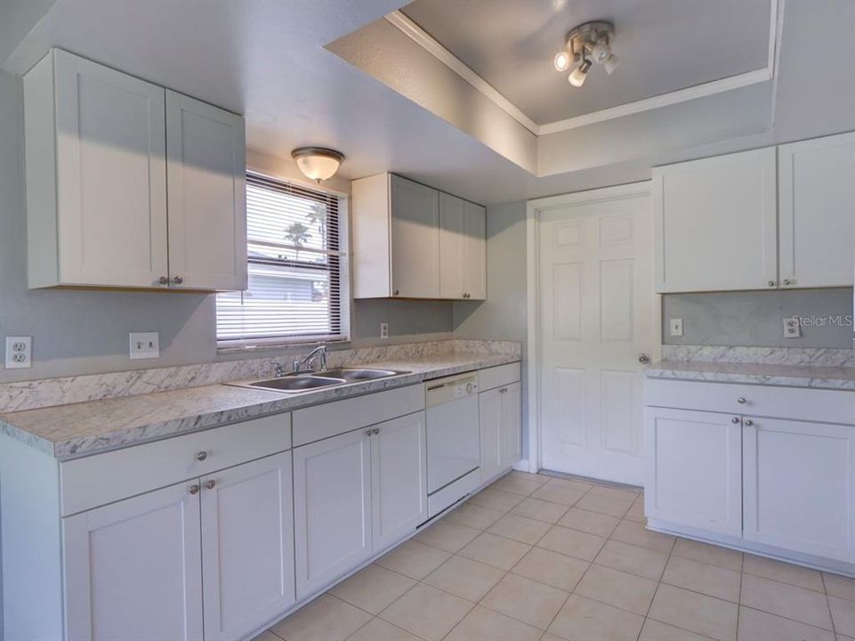 For Sale: $349,900 (3 beds, 2 baths, 1486 Square Feet)