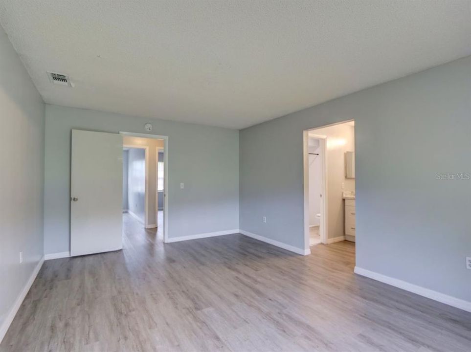 For Sale: $349,900 (3 beds, 2 baths, 1486 Square Feet)