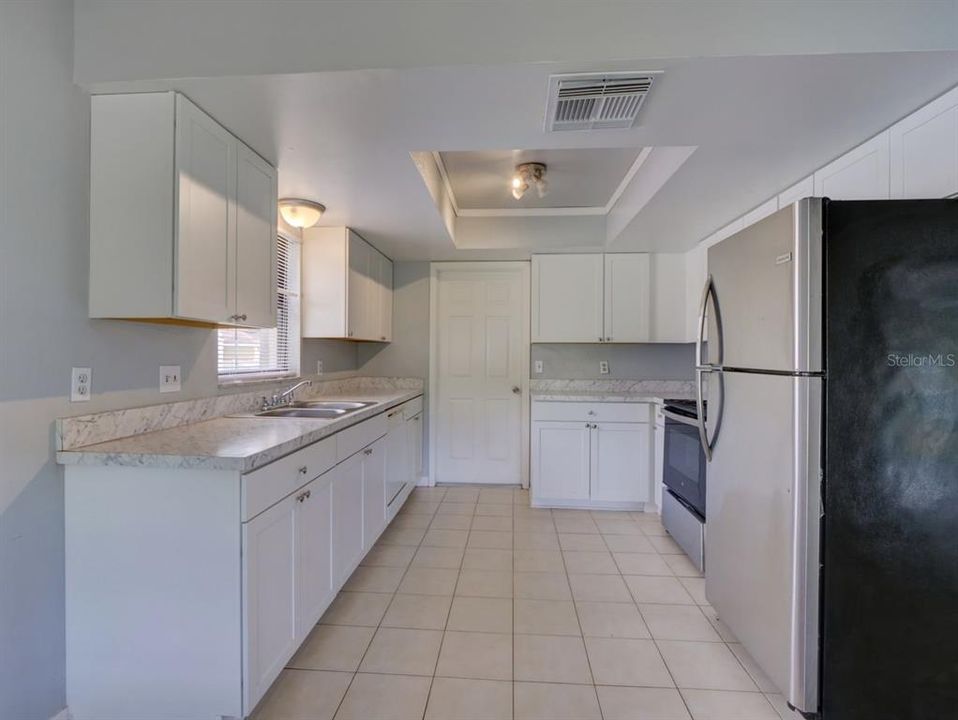 For Sale: $349,900 (3 beds, 2 baths, 1486 Square Feet)