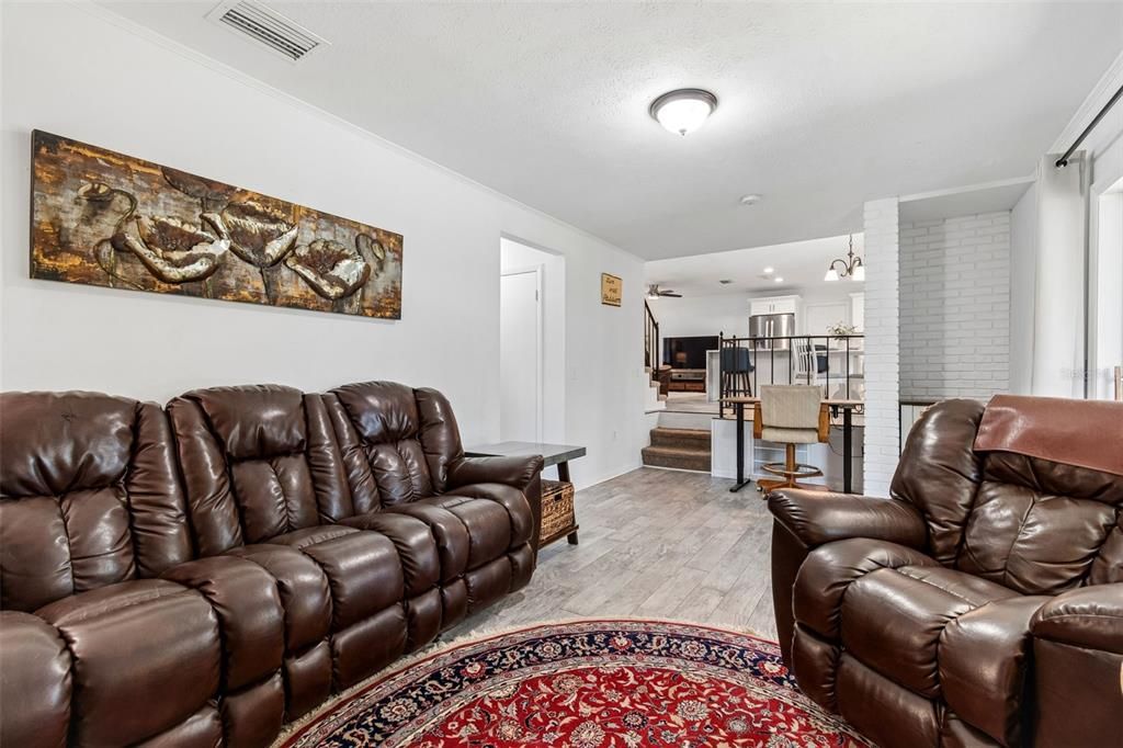 На продажу: $475,000 (4 спален, 3 ванн, 1808 Квадратных фут)