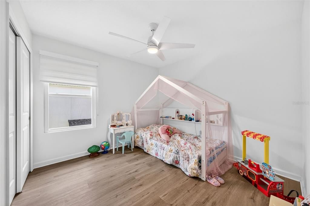En Venta: $550,000 (4 camas, 2 baños, 2322 Pies cuadrados)