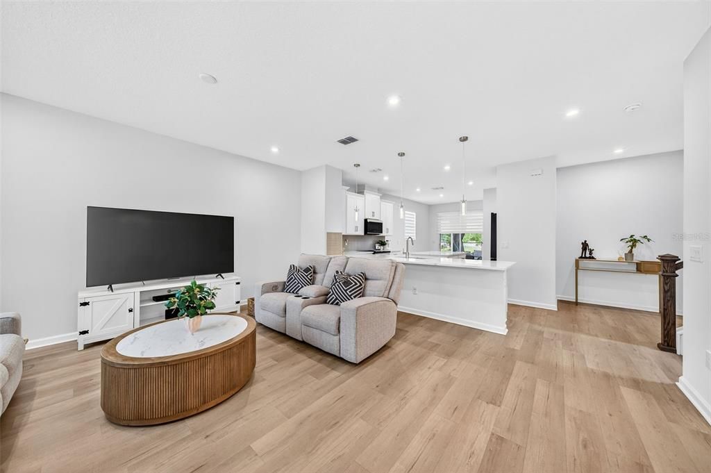 En Venta: $550,000 (4 camas, 2 baños, 2322 Pies cuadrados)