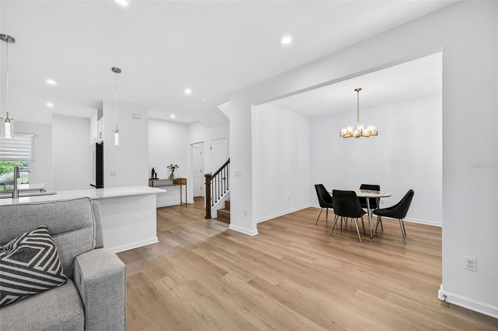 En Venta: $550,000 (4 camas, 2 baños, 2322 Pies cuadrados)