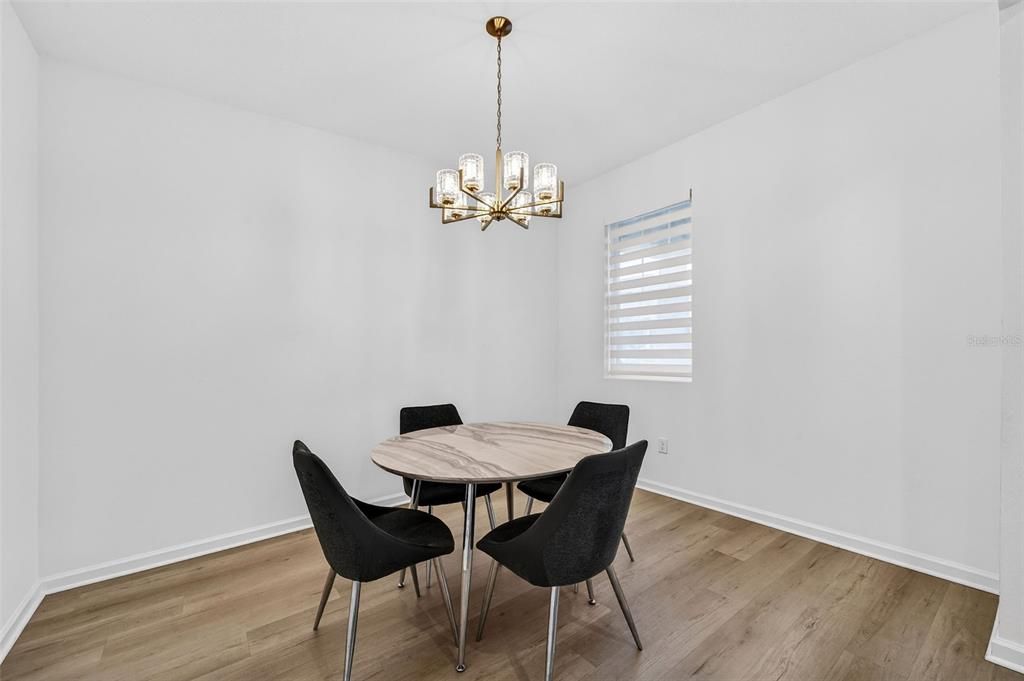 En Venta: $550,000 (4 camas, 2 baños, 2322 Pies cuadrados)
