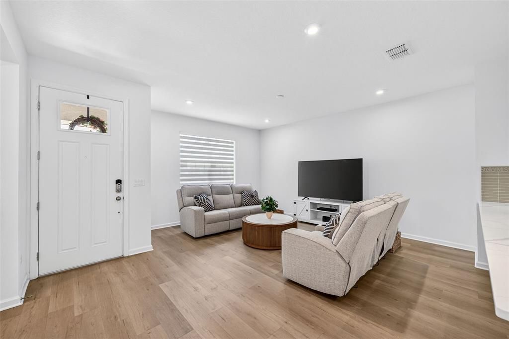 En Venta: $550,000 (4 camas, 2 baños, 2322 Pies cuadrados)
