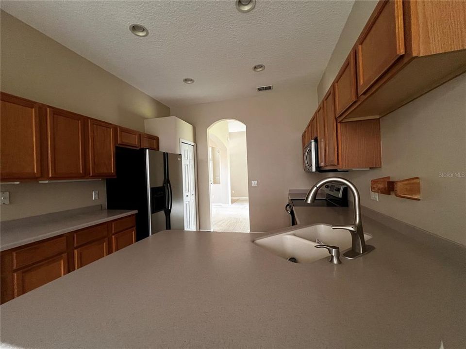 En Venta: $269,000 (3 camas, 2 baños, 1918 Pies cuadrados)