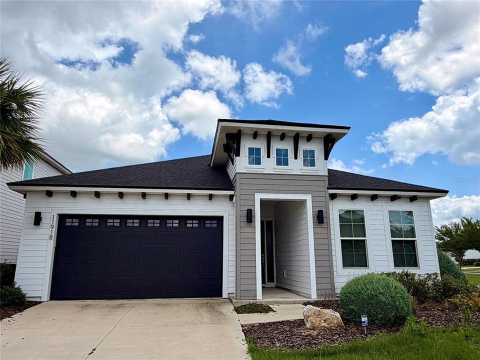 For Rent: $3,700 (3 beds, 2 baths, 1719 Square Feet)