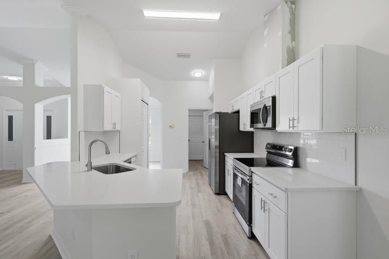 For Sale: $340,000 (4 beds, 2 baths, 1824 Square Feet)