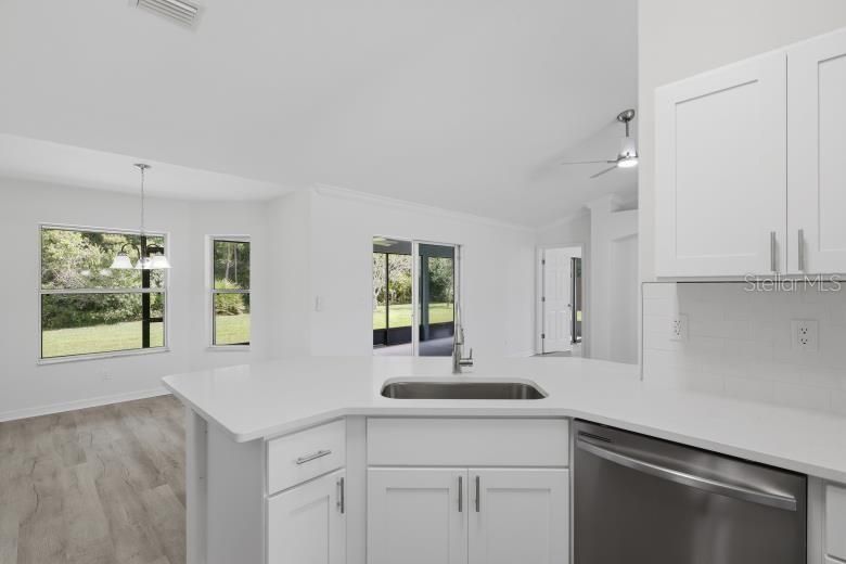 For Sale: $340,000 (4 beds, 2 baths, 1824 Square Feet)