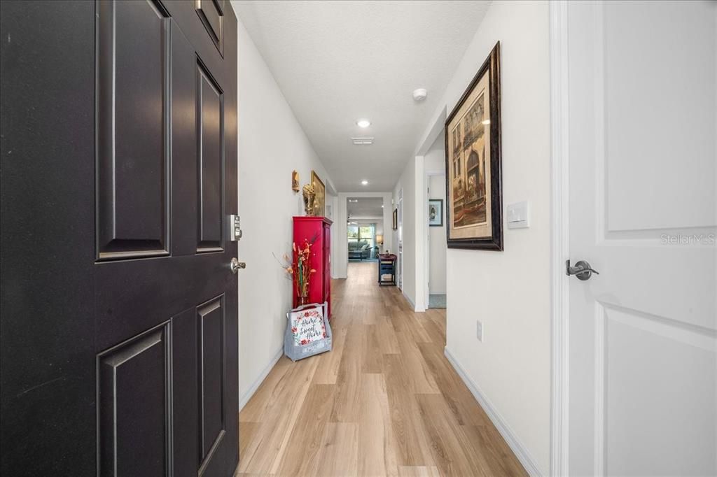Под контрактом: $295,000 (4 спален, 2 ванн, 1828 Квадратных фут)