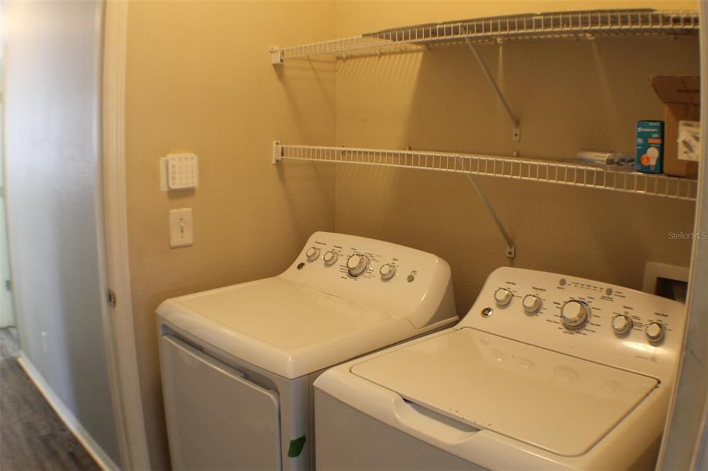 For Sale: $380,000 (3 beds, 2 baths, 1541 Square Feet)