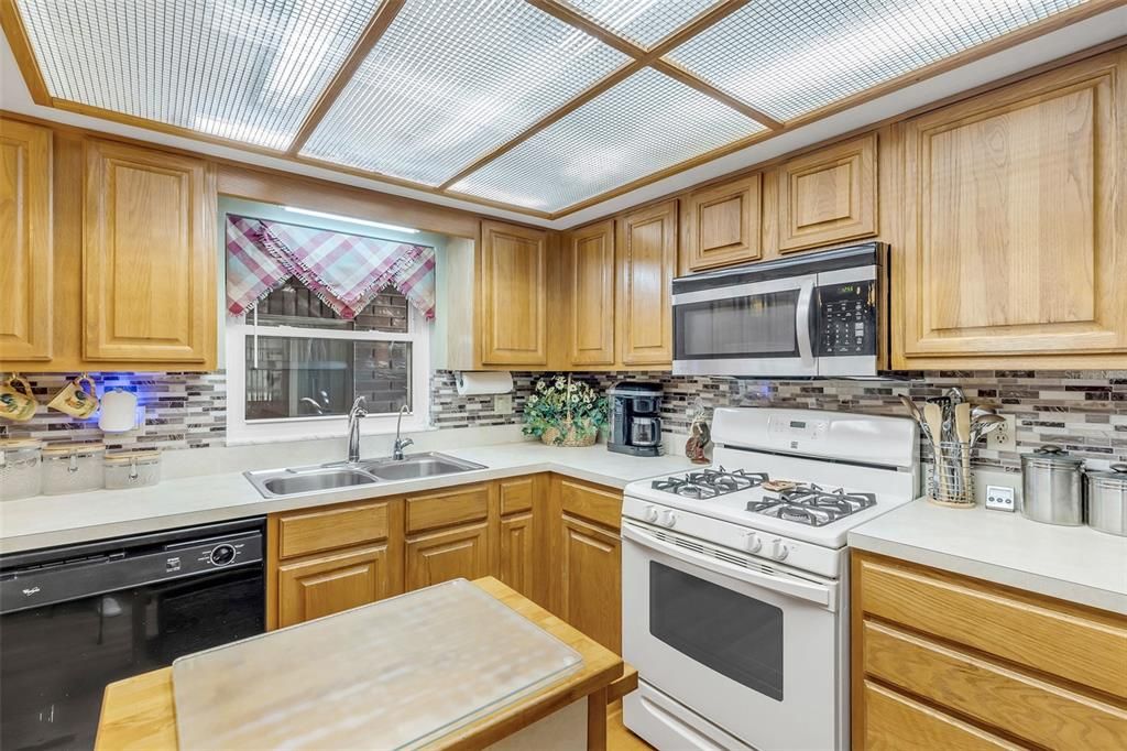 На продажу: $435,000 (3 спален, 2 ванн, 1484 Квадратных фут)