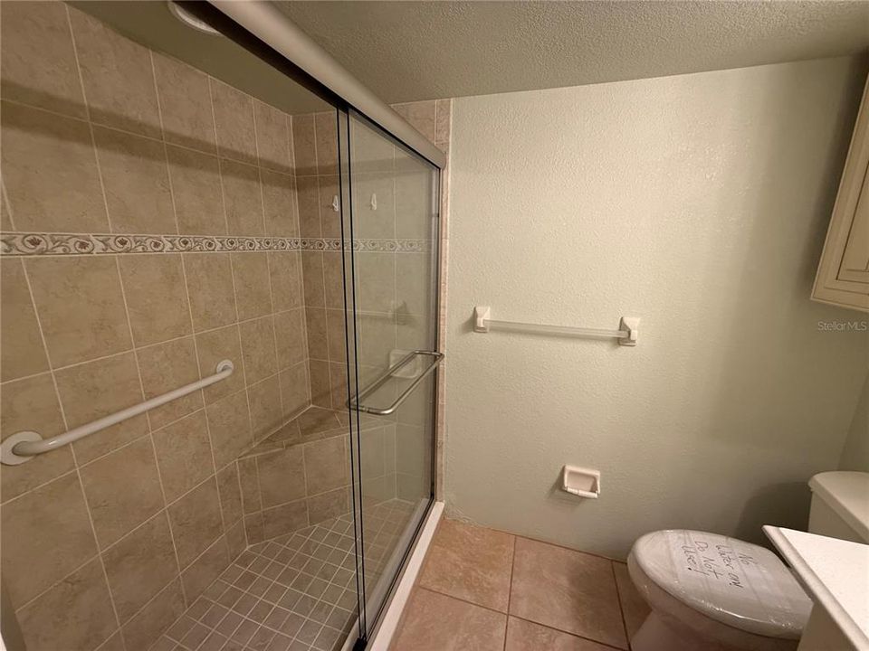 For Sale: $165,000 (2 beds, 2 baths, 919 Square Feet)