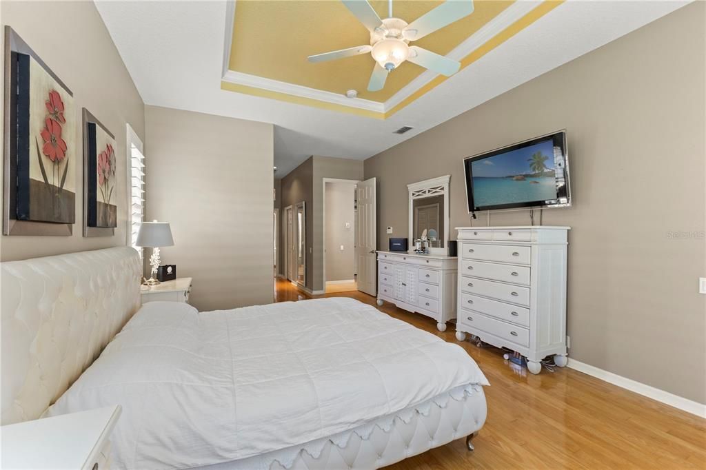 For Sale: $880,000 (6 beds, 3 baths, 3610 Square Feet)
